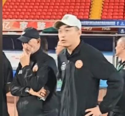 FMVP从未申请交易,却被送走!尴尬!刚喷完恩比德,就成队友!